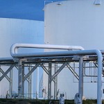 Oil’s slide continues, hits 6-week low below $92