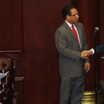 Premier urges public-private teamwork