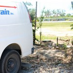 Sewage worker rescued from manhole