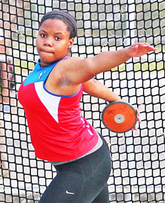 Lacee Barnes is a discus specialist.