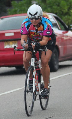 Nora Balderamos trains with Cummings.