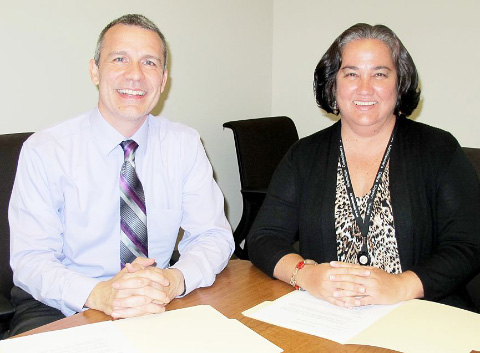 Chamber of Commerce CEO Wil Pineau and Ministry of Commerce Deputy Chief Officer Tamara Ebanks signed off on the contract.