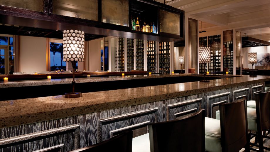 The_Ritz-Carlton_Grand_Cayman-George_Town-Hotel_bar-3-170909.jpg