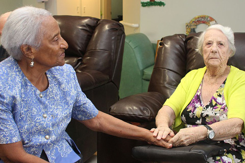 Sybil McLaughlin and Olive Miller having a chat.