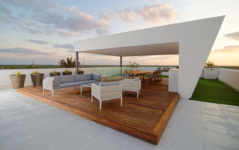 The rooftop of the Rum Point House.