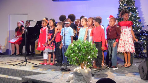 Year 1 Savannah Primary students perform ‘Holly and Mistletoe.’