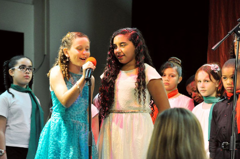Abby Walton and Catrice Connor sing 