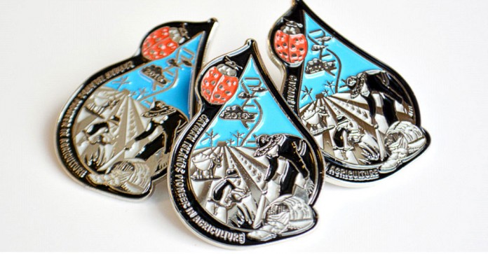 HeroesDayInsigniaPinCayman National Heroes Day commemorative insignia
