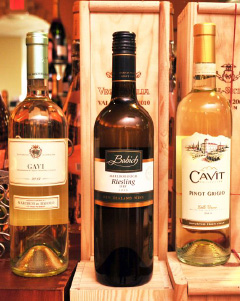 White wines from cooler climates, like Gavi and Pinot Grigio from northern Italy and dry Riesling from New Zealand, tend to have lower alcohol content and fewer calories. – Photos: Alan Markoff