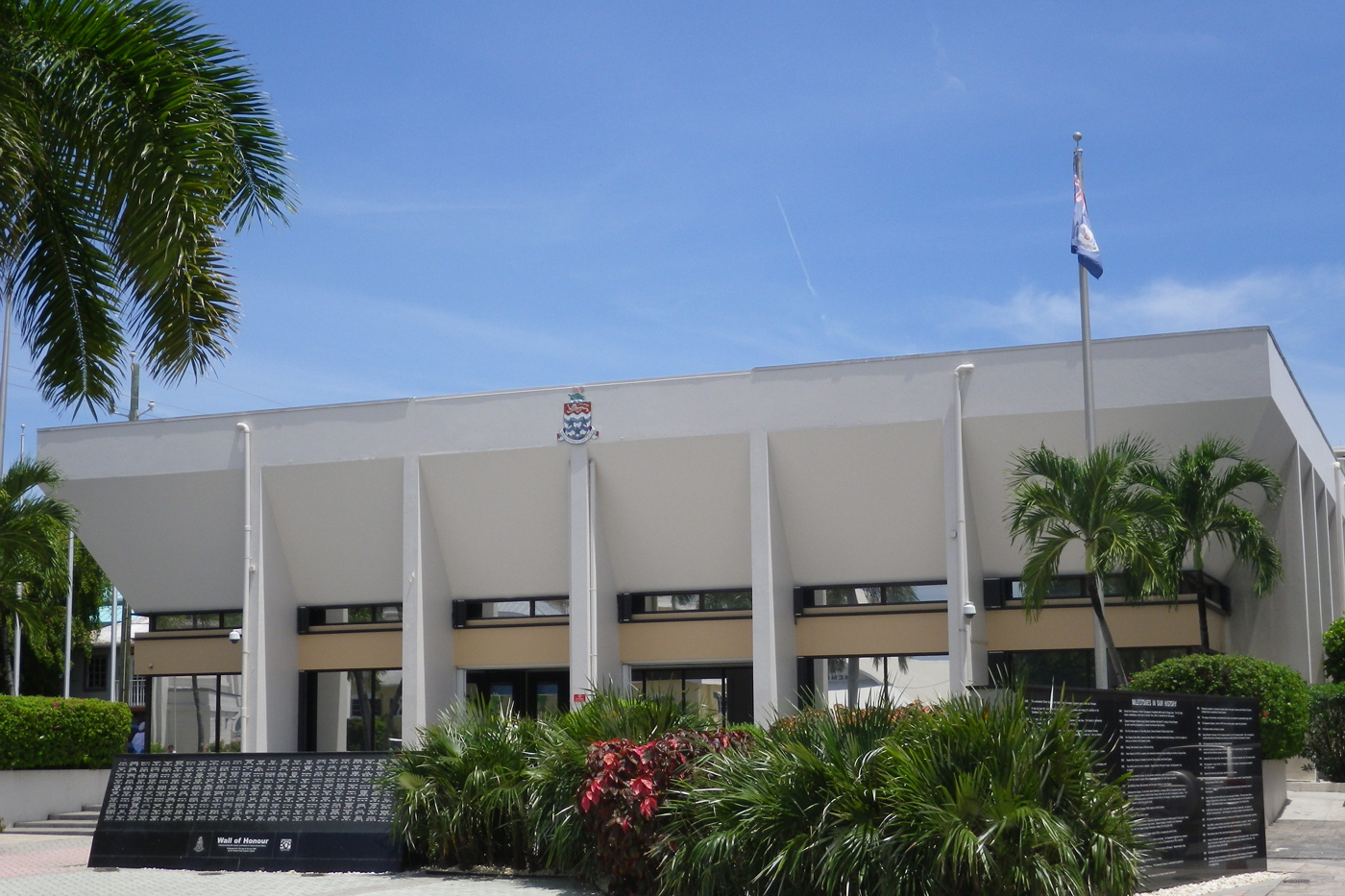 Released murder convict back in jail for burglary offenses - Cayman Compass