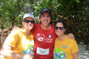 From left, Rhonda Kelly, Run for Fun Cruise organizer Craig Newton and Laurie-Ann Holding