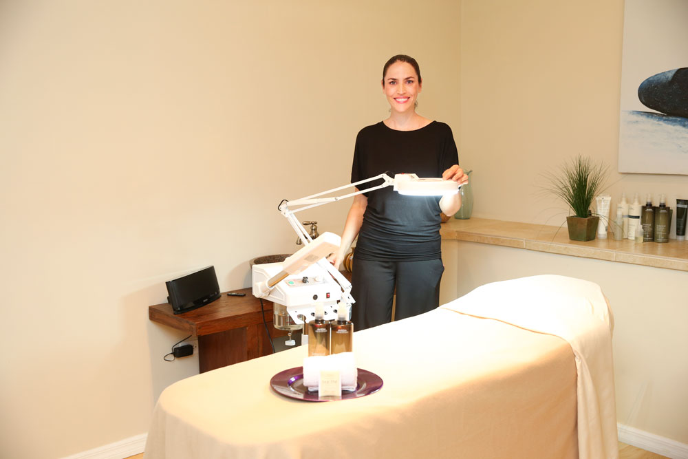 Aveda trained esthetician, Lauren Marks, is now offering a selection of Aveda’s signature spa treatments at Halo Spa.