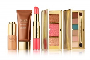 Estee Lauder's limited edition Bronze Goddess Summer Glow collection is a beautifully curated collection of glowing, illuminating, and bronzing products.