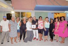 Alumni dance the night away at Cayman Islands High School reunion