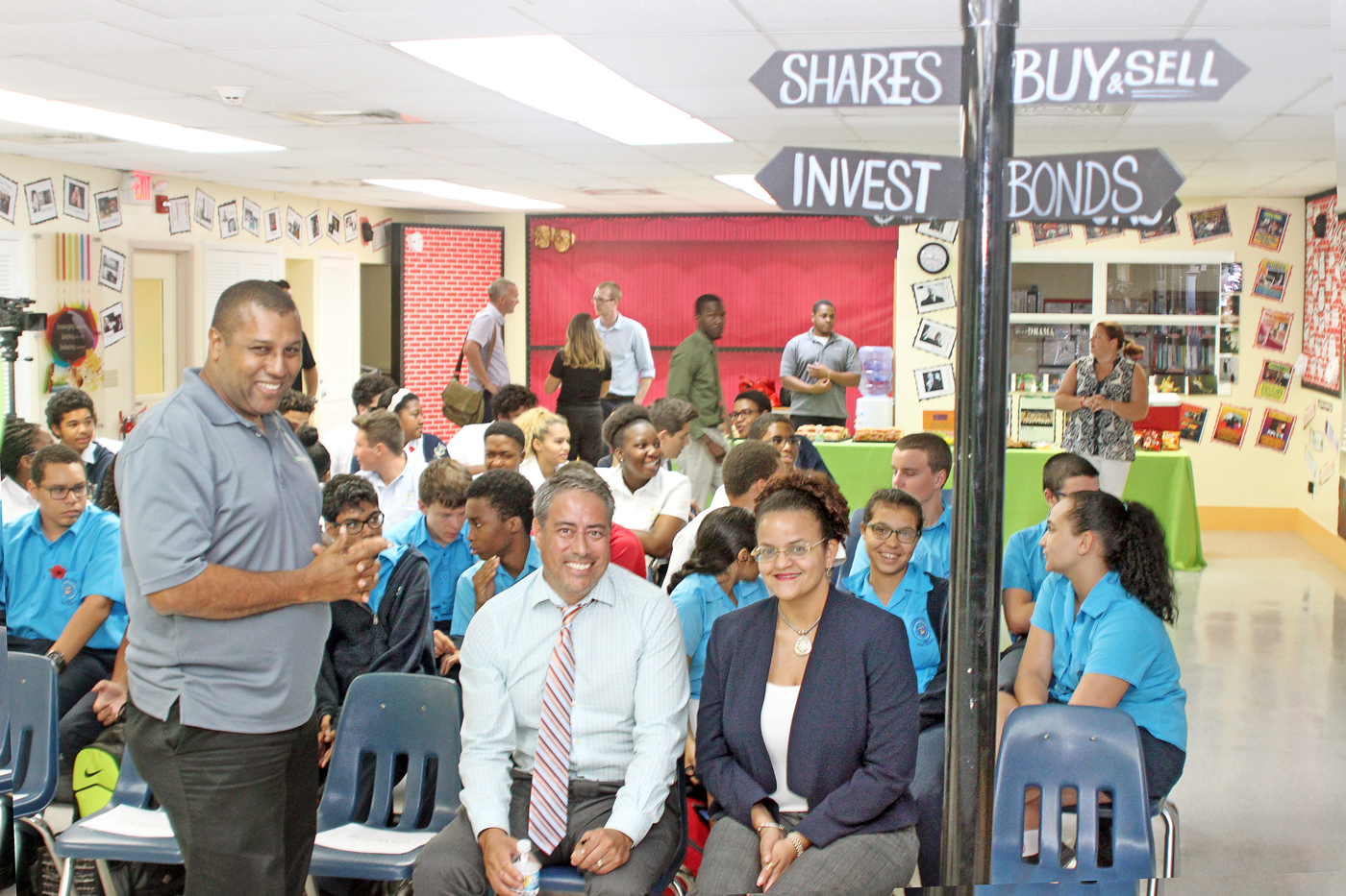 Student 'investors' get 100,000 to ‘play’ with Cayman Compass