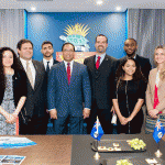 Premier meets with students, ex-governors in London