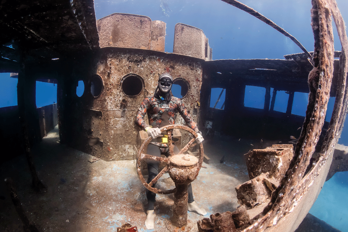 FRONT-Kurt-Randolph-at-Kittiwake---Richard-Whitcombe