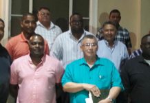 Bush strikes deal with independents to become premier