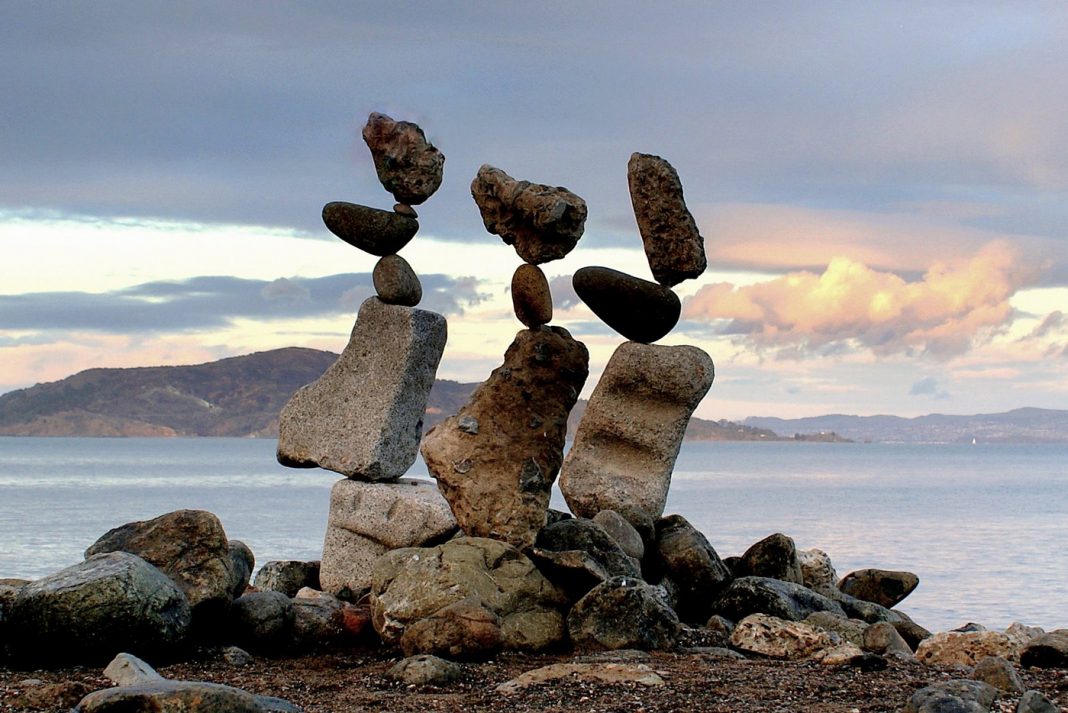 Rock-balancing-article-(1)