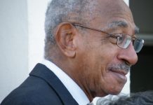 Tributes pour in for Justice Douglas