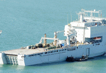 RFA Mounts Bay sails to Grand Cayman