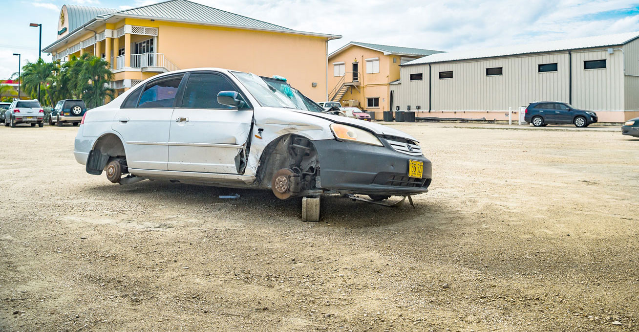 3-Abandoned-Cars-3