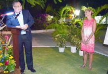 Plates and praise for Governor Kilpatrick