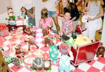 Ritz-Carlton unveils sweet Christmas display