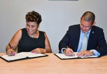 Government signs deal with small business group