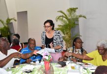 Seniors gather for Easter celebration