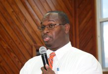 Elections Office: every signature in port petition must be verified