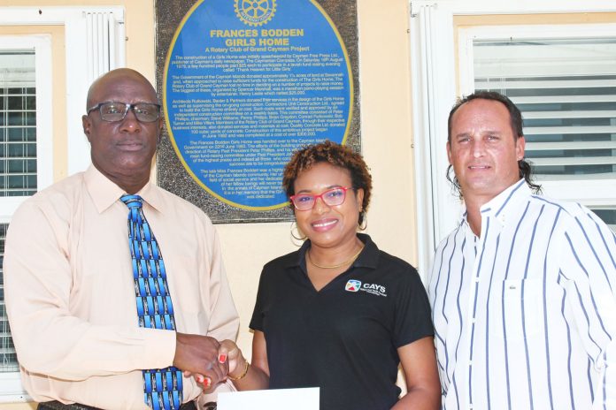 talent-expo-cheque-to-girls-home
