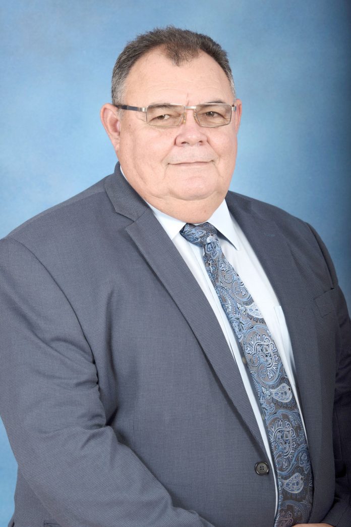 Copy-of-Ezzard-Miller-2019-Right-profile