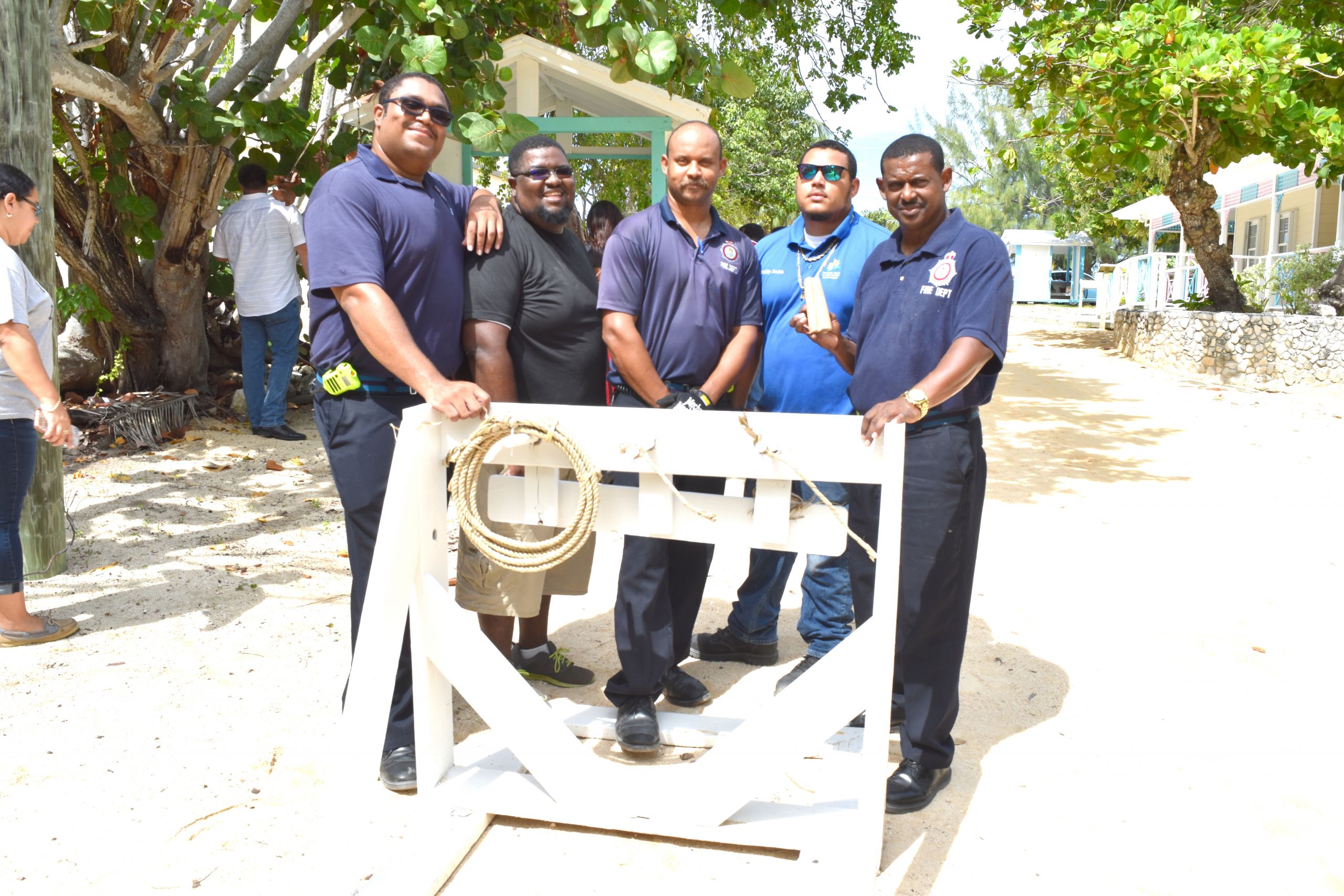 rope tying 2 Cayman Compass