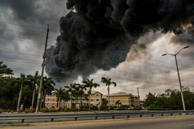 Thick smoke billows over Lakeside Apartments