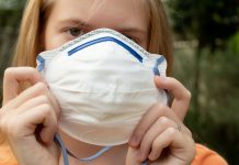 Store to donate 10,000 face masks Surgical mask