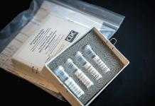 EN ESPAÑOL: ¿Qué sucede en Islas Caimán con el coronavirus? Test kit for COVID-19