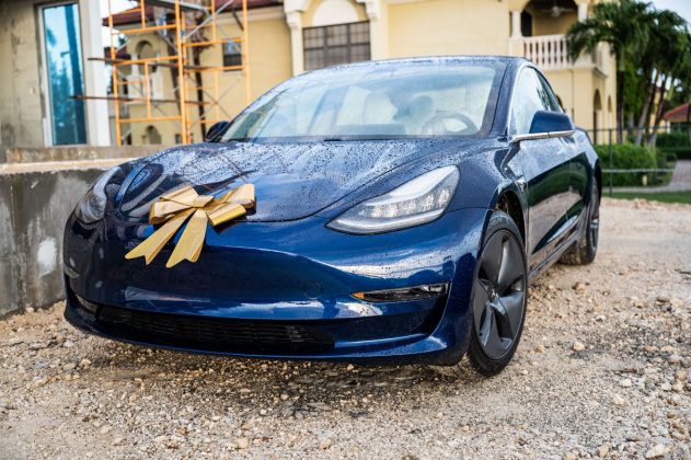 the Tesla Model 3, the surprise gift presented at the event