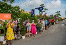 Hundreds turn out for Queen’s birthday celebrations
