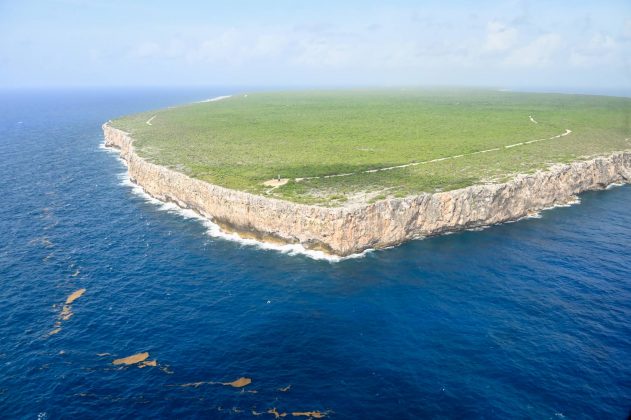 Cayman Brac bluff. - Photo: Alvaro Serey