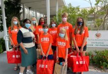 Seven Mile Swimmers donate to Pines retirement home