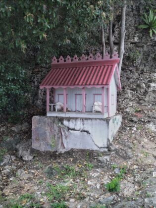Brac house2 north side of Aston Reid Drive