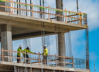 Caymanians earn more amid complex workforce divisions