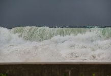 Cayman installs sensor to track storm surges