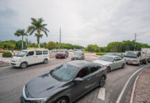 School-bus debate stuck in park as traffic chaos returns