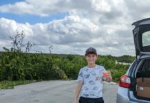 Cayman student sells ‘flamingo-ade’ to raise funds for National Trust