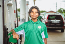 Teenager Logan James praised for rare summer job