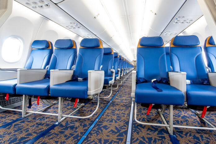 CAL B737-8