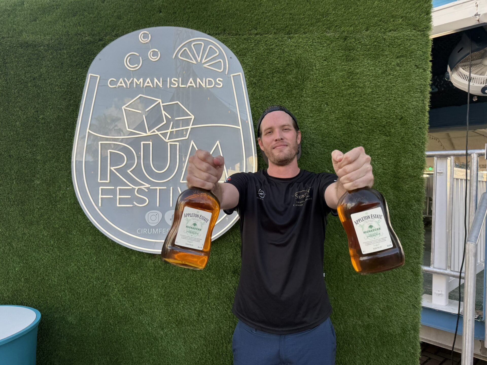 Brice Reid, propriétaire de Sandbar, au Festival du rhum des îles Caïmans
