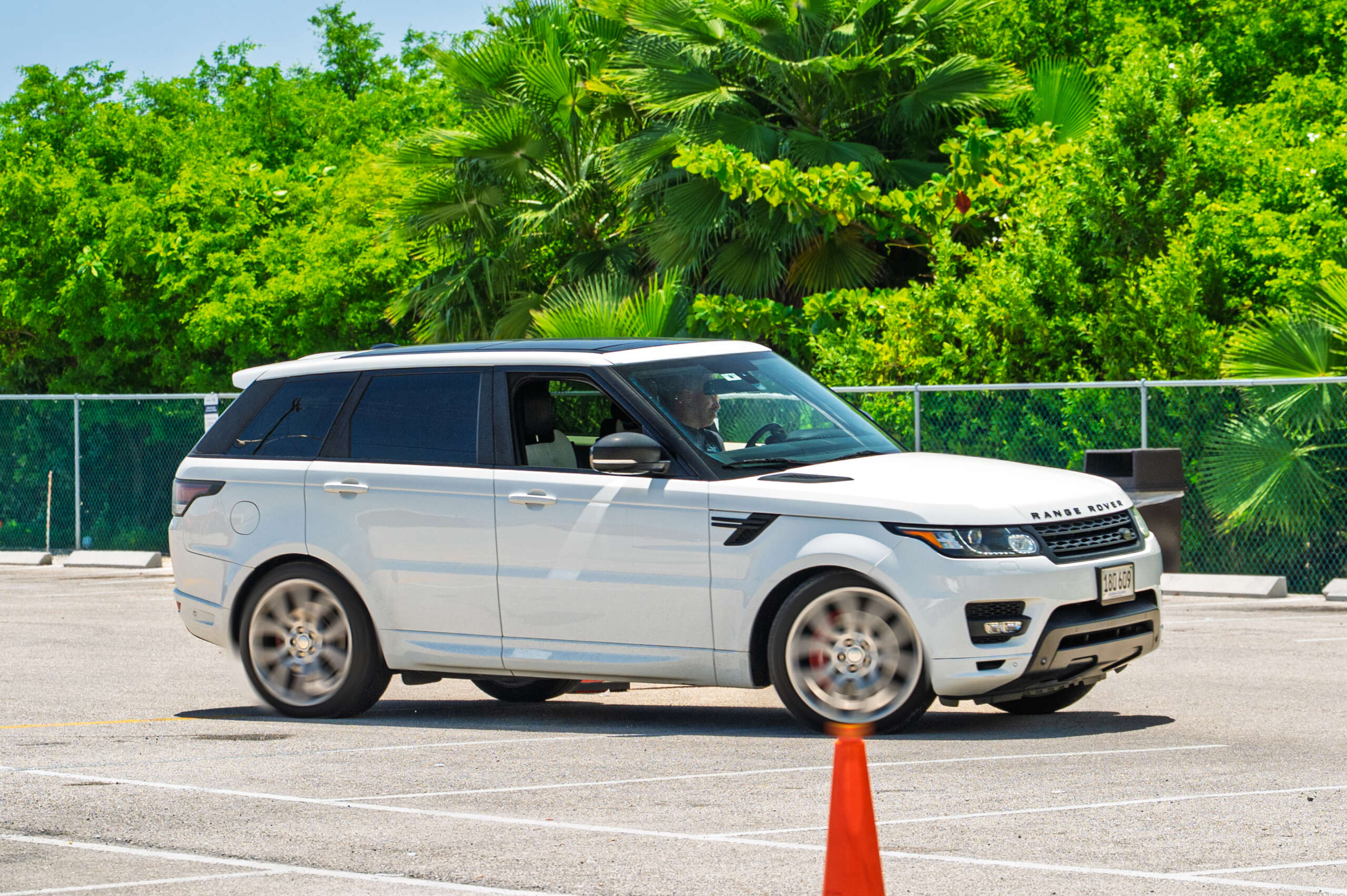 Cayman Motoring Federation Autocross Range Rover